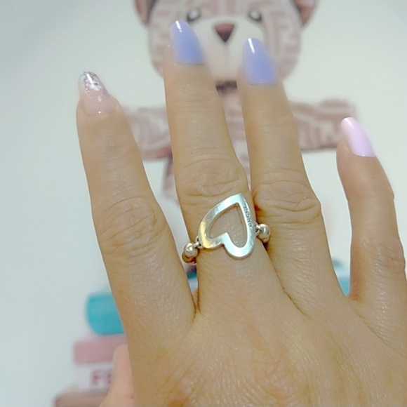 Gucci Silver Heart Ring - Picture 2 of 10